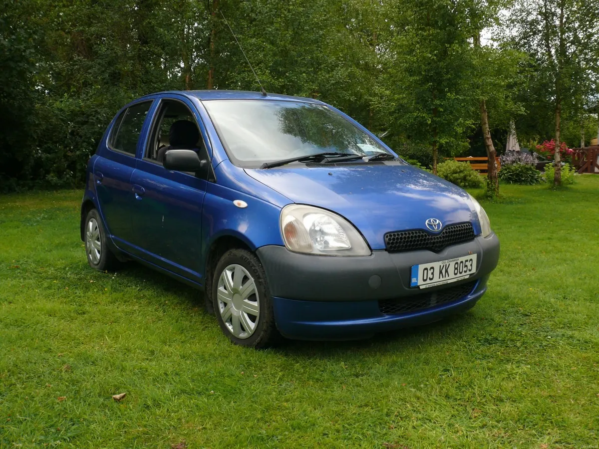 Toyota Yaris 2003 - Image 2