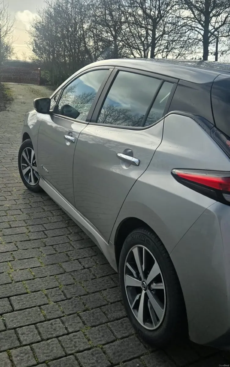 Nissan Leaf 2019 - 40kw plug-in. - Image 3