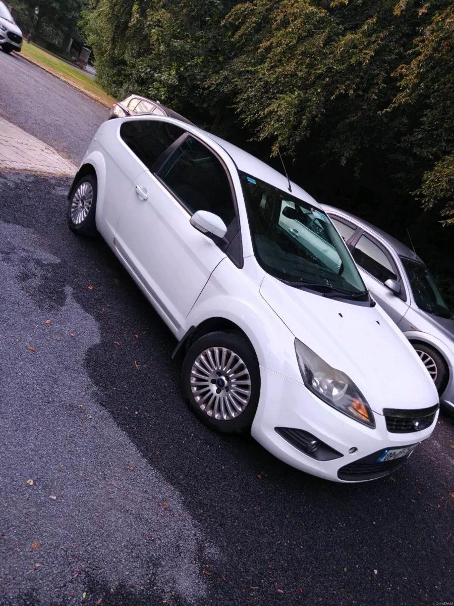 2009 Ford Focus - Image 1
