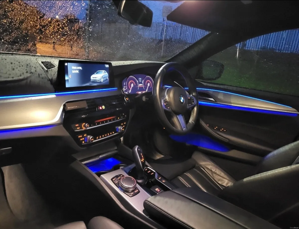 2018 BMW 530e - Image 2