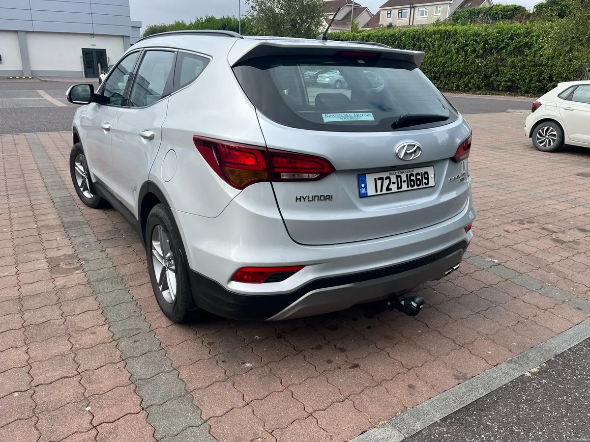 Hyundai Santa Fe 2.2 CRDi, 200BHP, 7 seater - Image 4