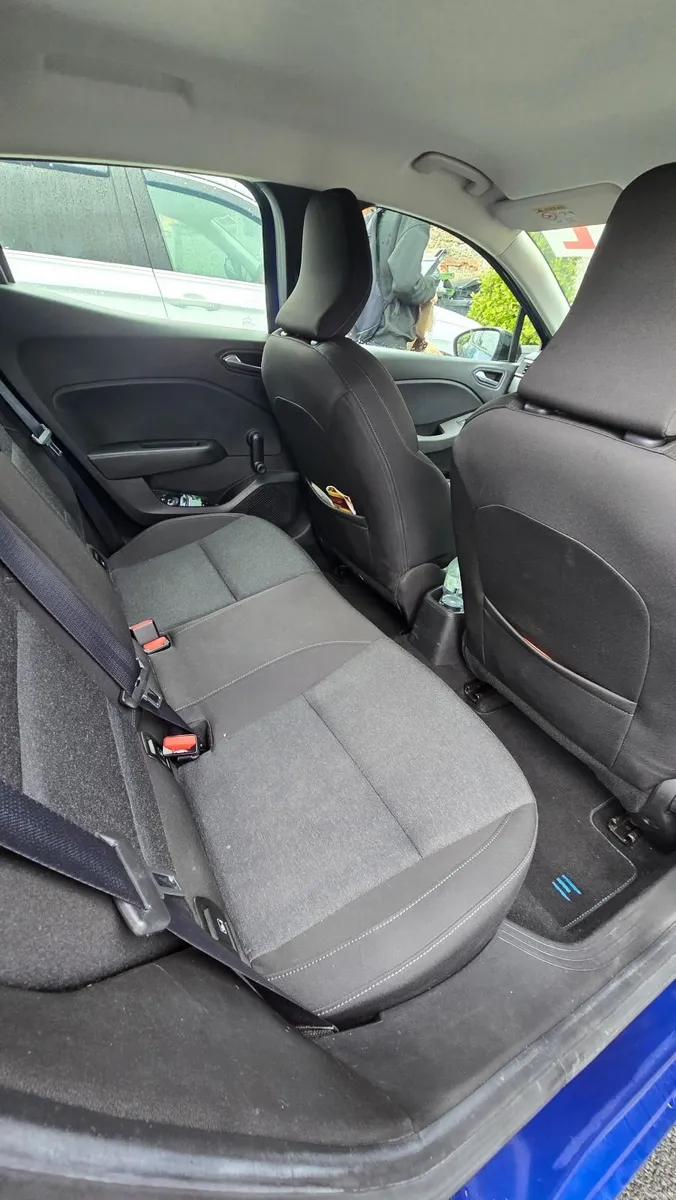 Renault Clio 2023 - Image 2