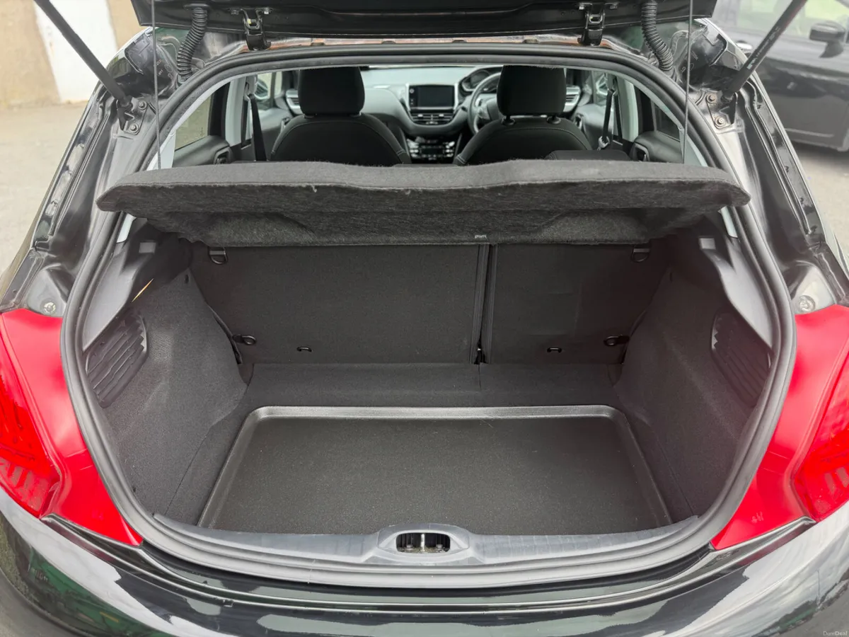 Peugeot 208 2015 - Image 5