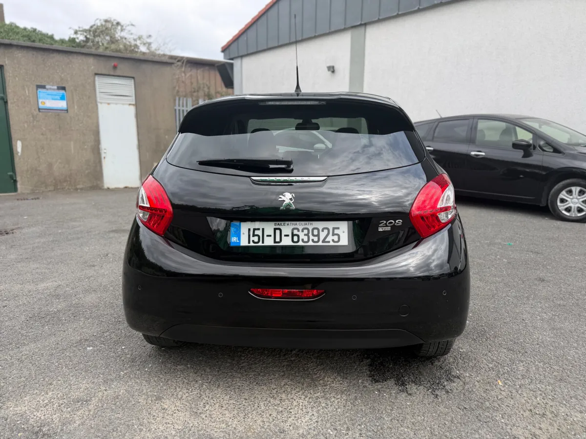 Peugeot 208 2015 - Image 4