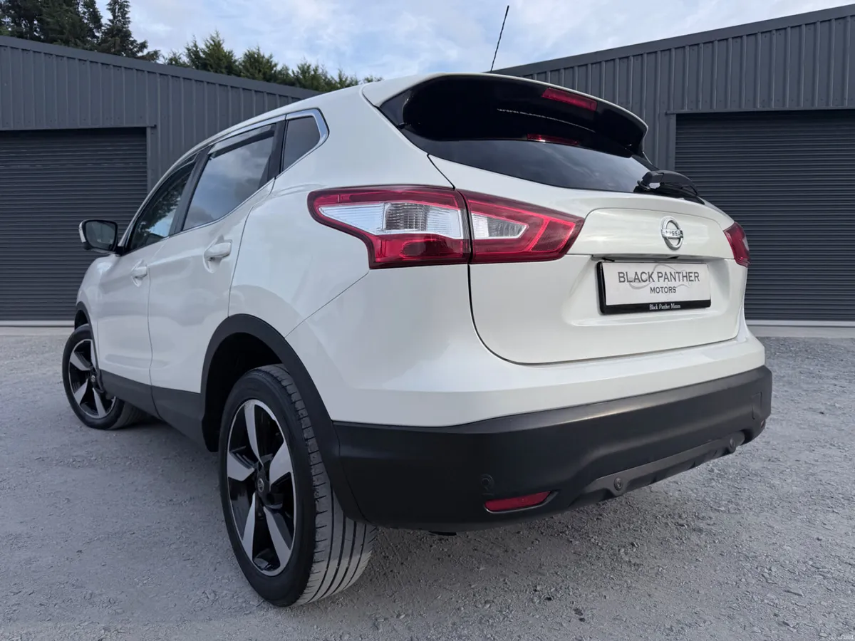 Nissan Qashqai 161’ N-Connect 1.5dCi White Pearl - Image 3