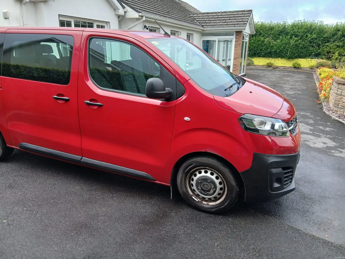 202 Opel Vivaro 9 seater - Image 2