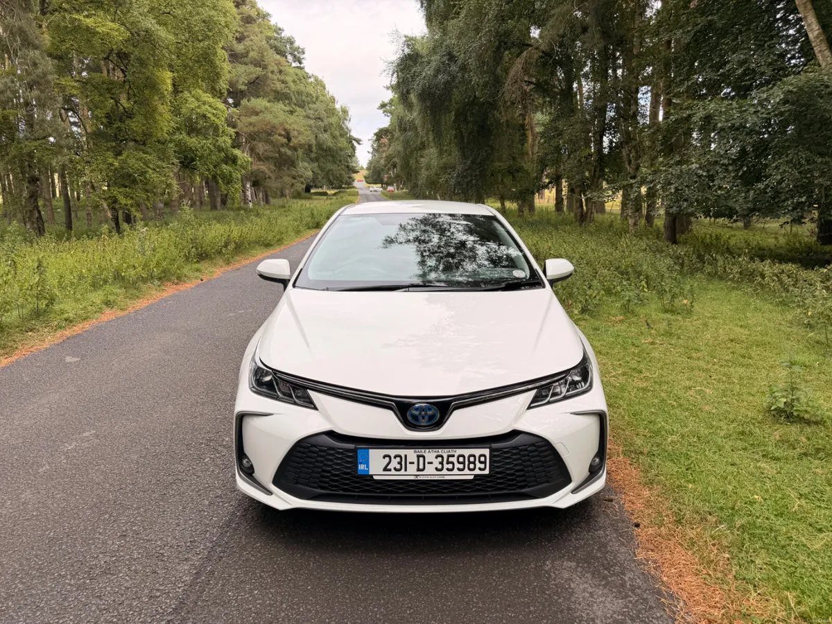 Toyota Corolla 2023 Luna Hybrid - Image 2