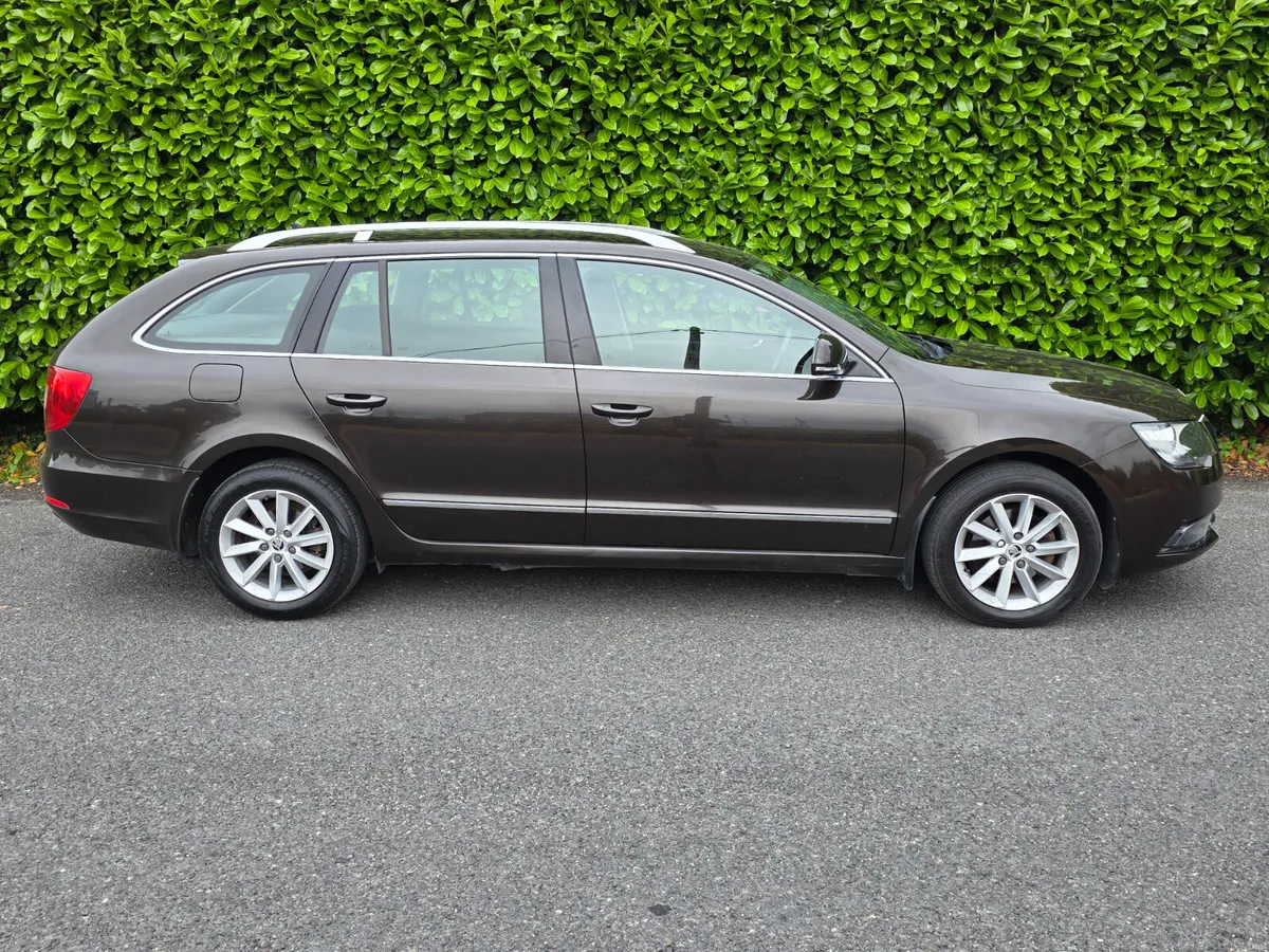 2014 Skoda Superb Combi 1.6 TDI Ambiente Estate - Image 5