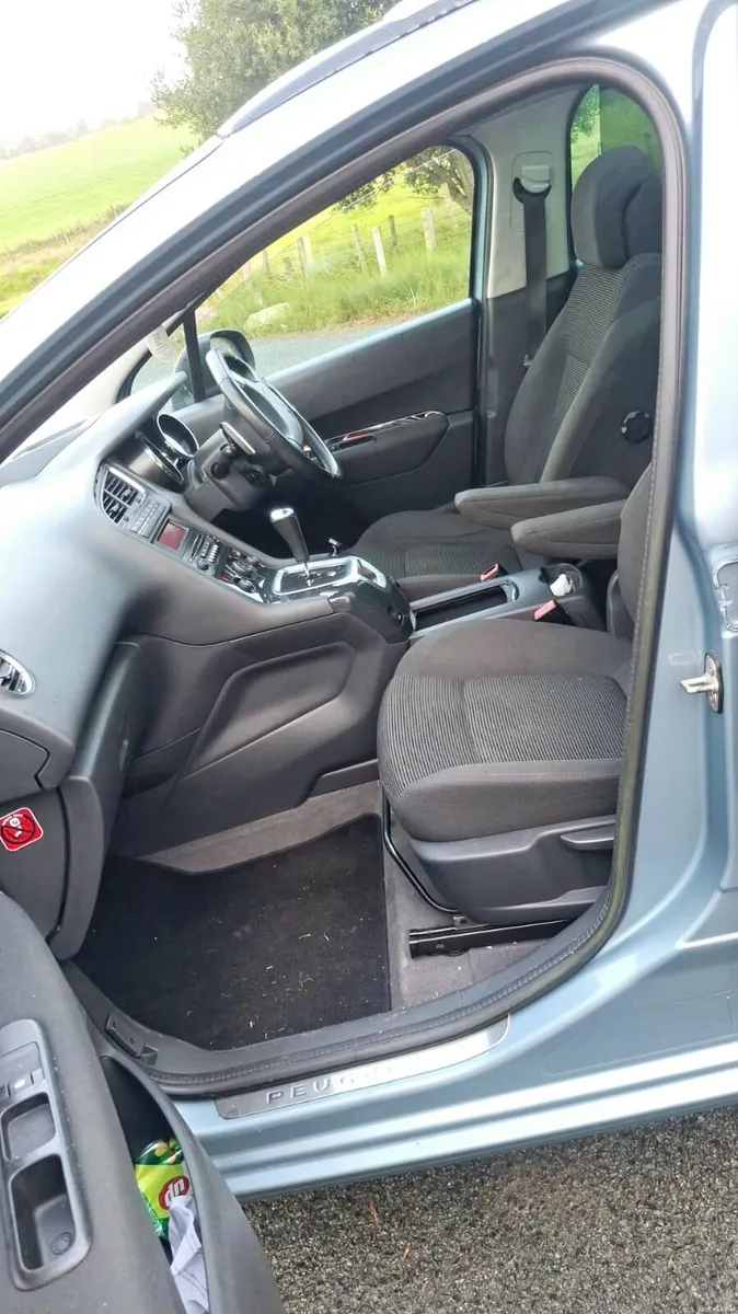 PEUGEOT 1.6 2012 AUTOMATIC - Image 6