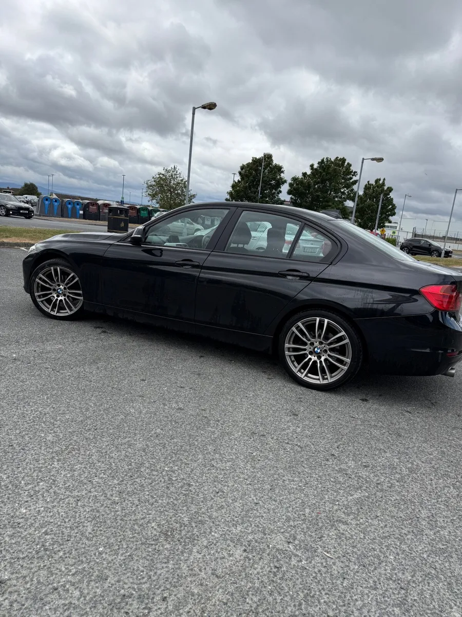 BMW 3-Series 2012 - Image 3