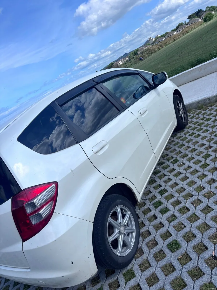 Honda Fit 2008 - Image 2