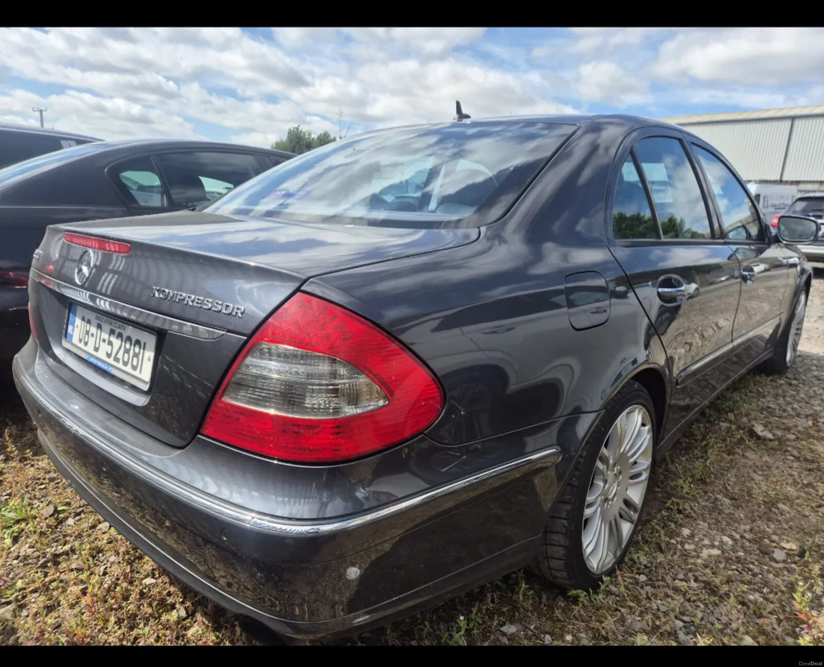 Mercedes-Benz E-Class 1.8 CompressorAuto - Image 2