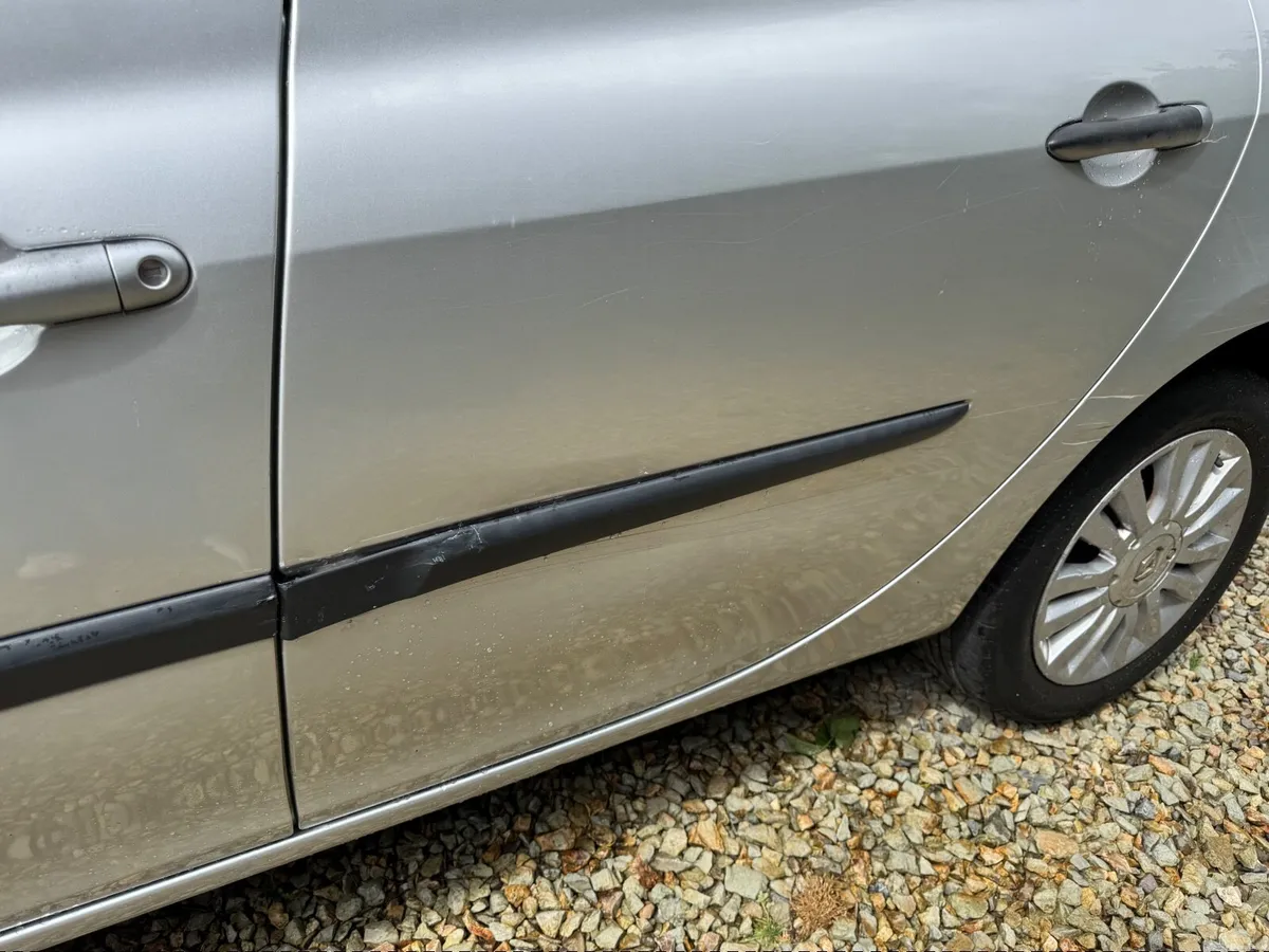 Renault Clio 2010 - Image 3