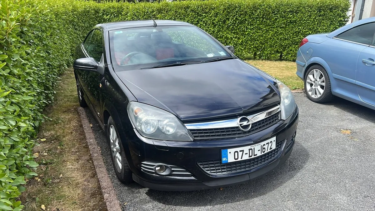 Opel Astra H TwinTop - Image 1