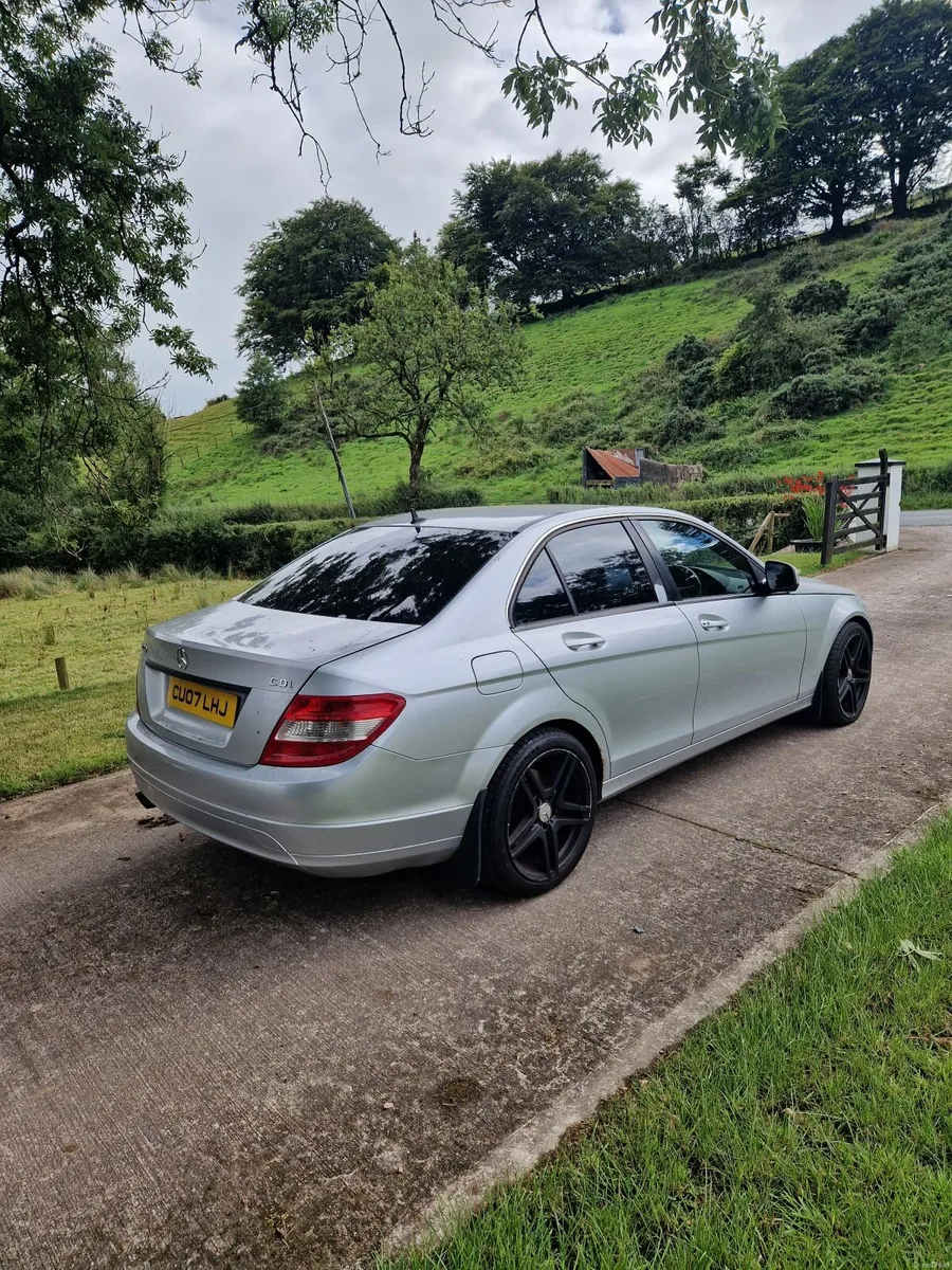 Mercedes-Benz C-Class 2007 - Image 3