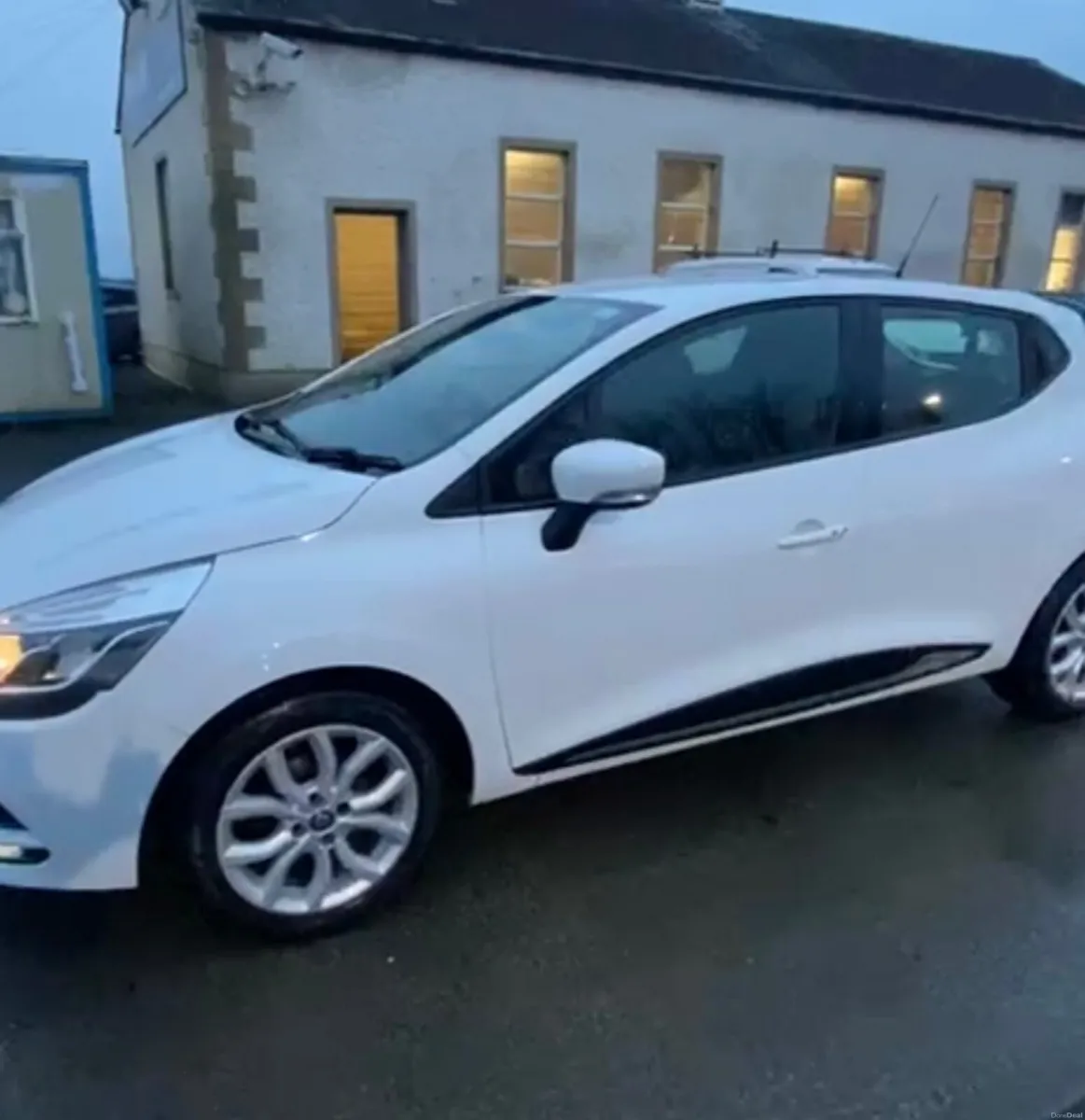 Renault Clio 2018 - Image 2