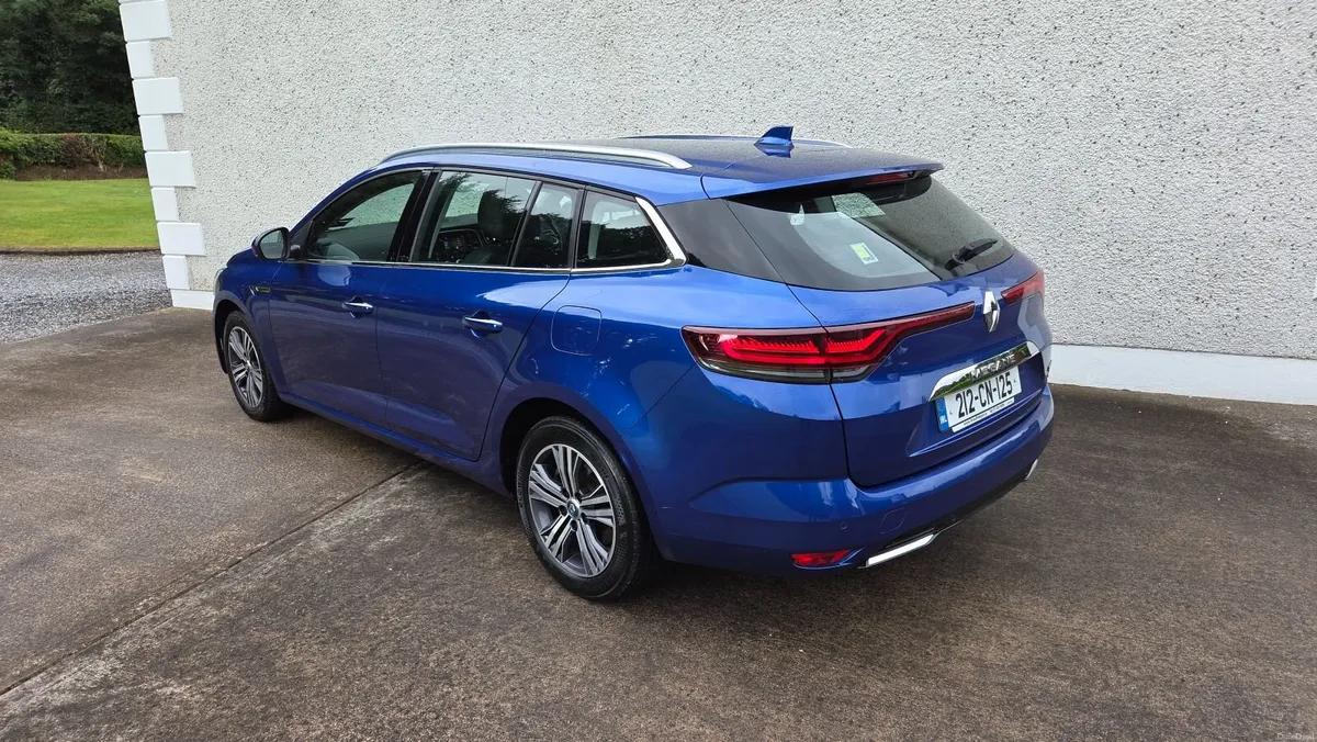212 Renault Megane Iconic Phev Plug in Hybrid - Image 4