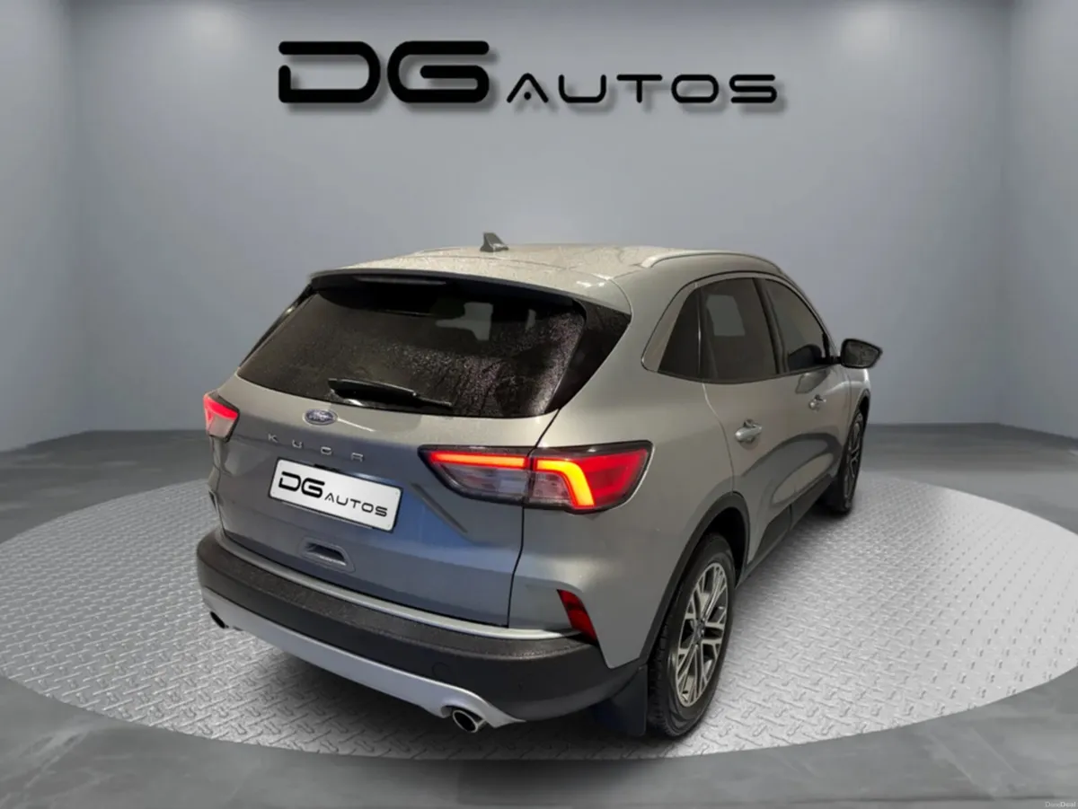 Ford Kuga LOW KMS  TITANIUM - REVERSE CAMERA- HALF - Image 4