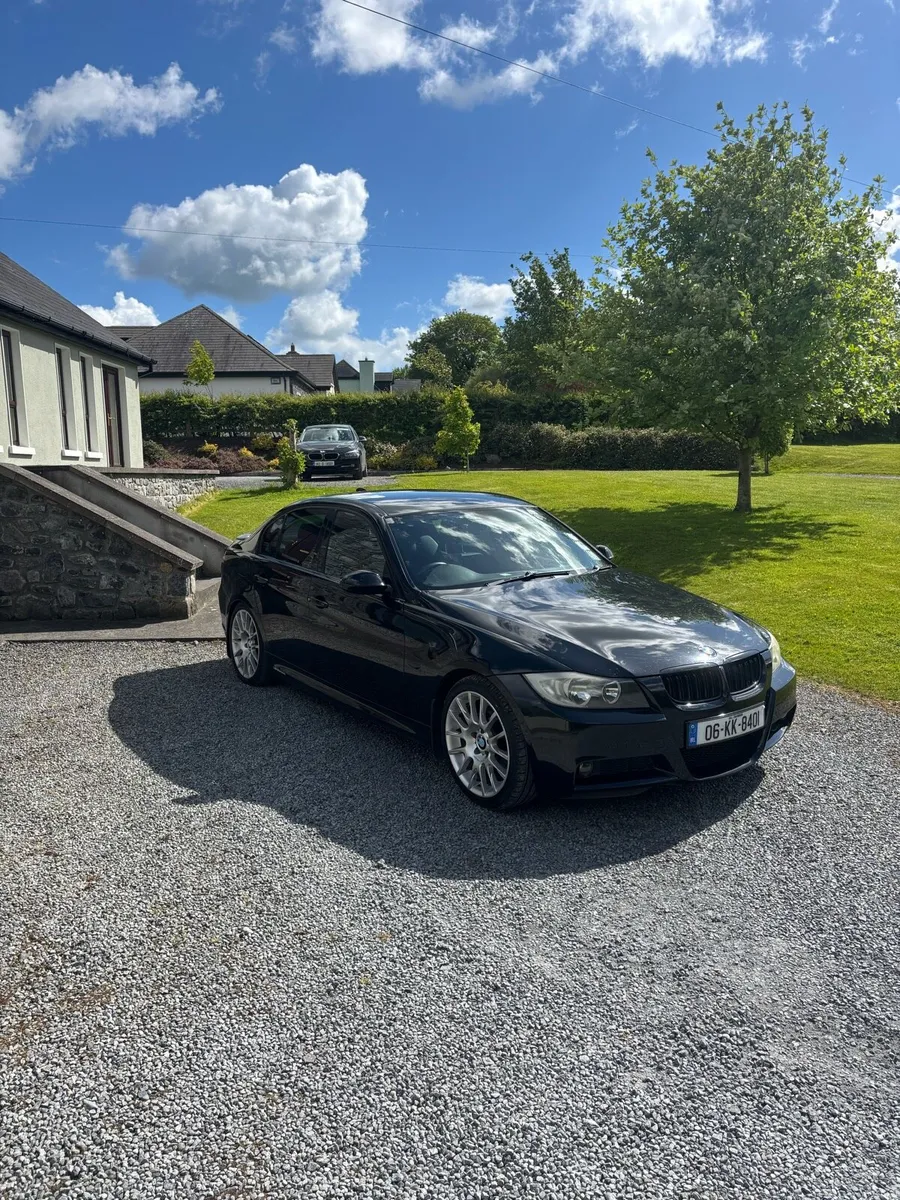 BMW 320SI 1/500 - Image 2