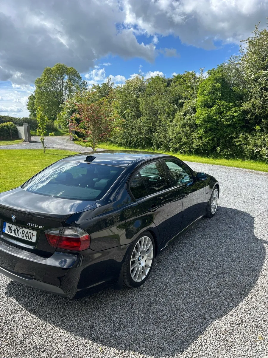 BMW 320SI 1/500 - Image 5
