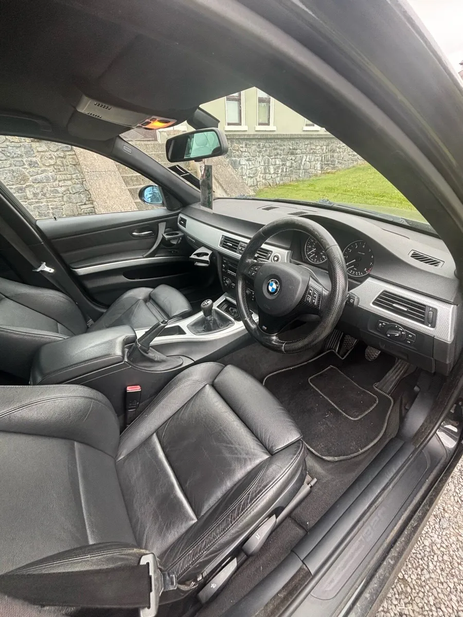BMW 320SI 1/500 - Image 6