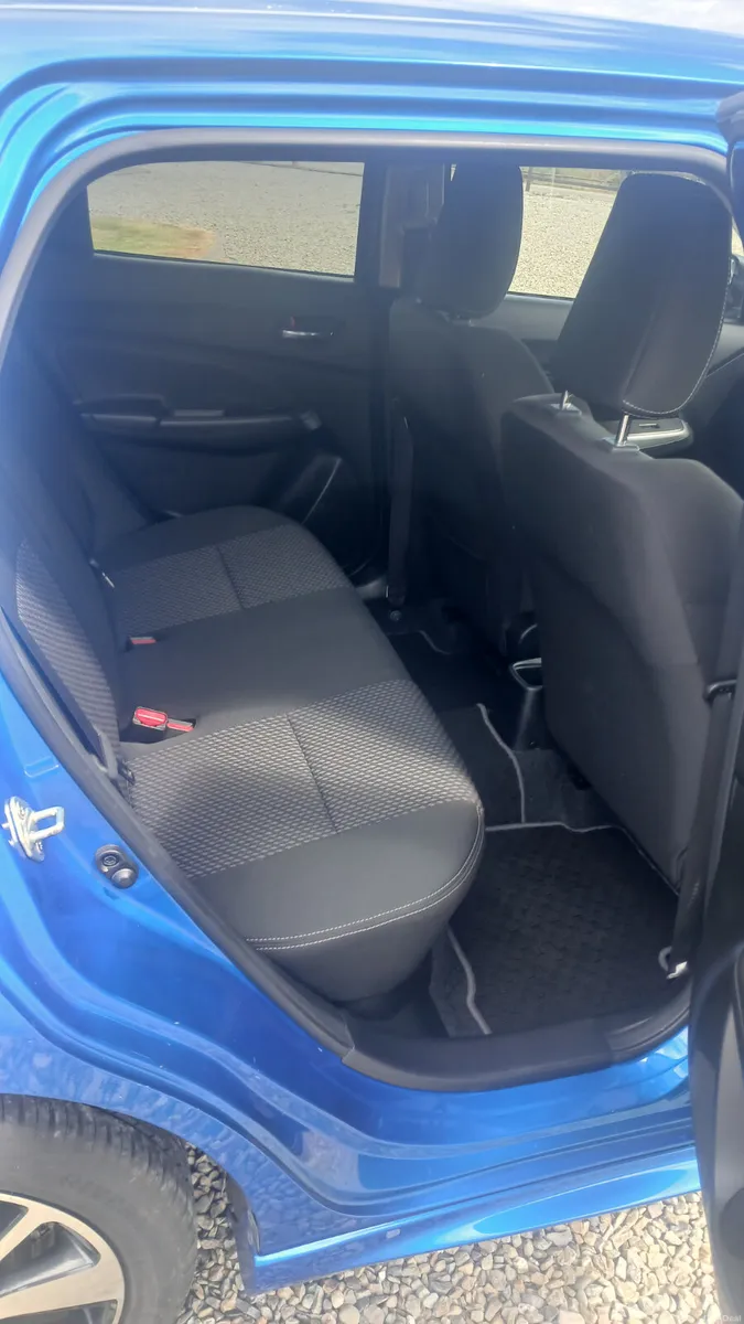 2017 Swift 1.2 manual. - Image 3