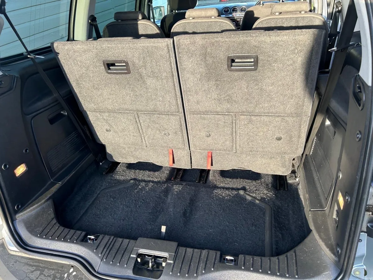 Ford Galaxy New Nct and taxed ready to go. - Image 6