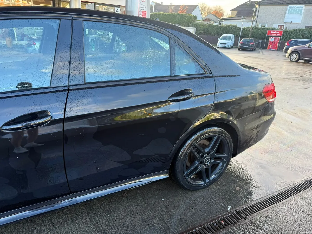 Mercedes-Benz E-Class 2015 - Image 4
