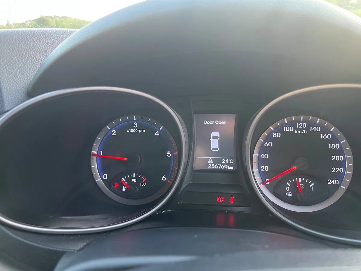 Hyundai Santa Fe 2015 - Image 6