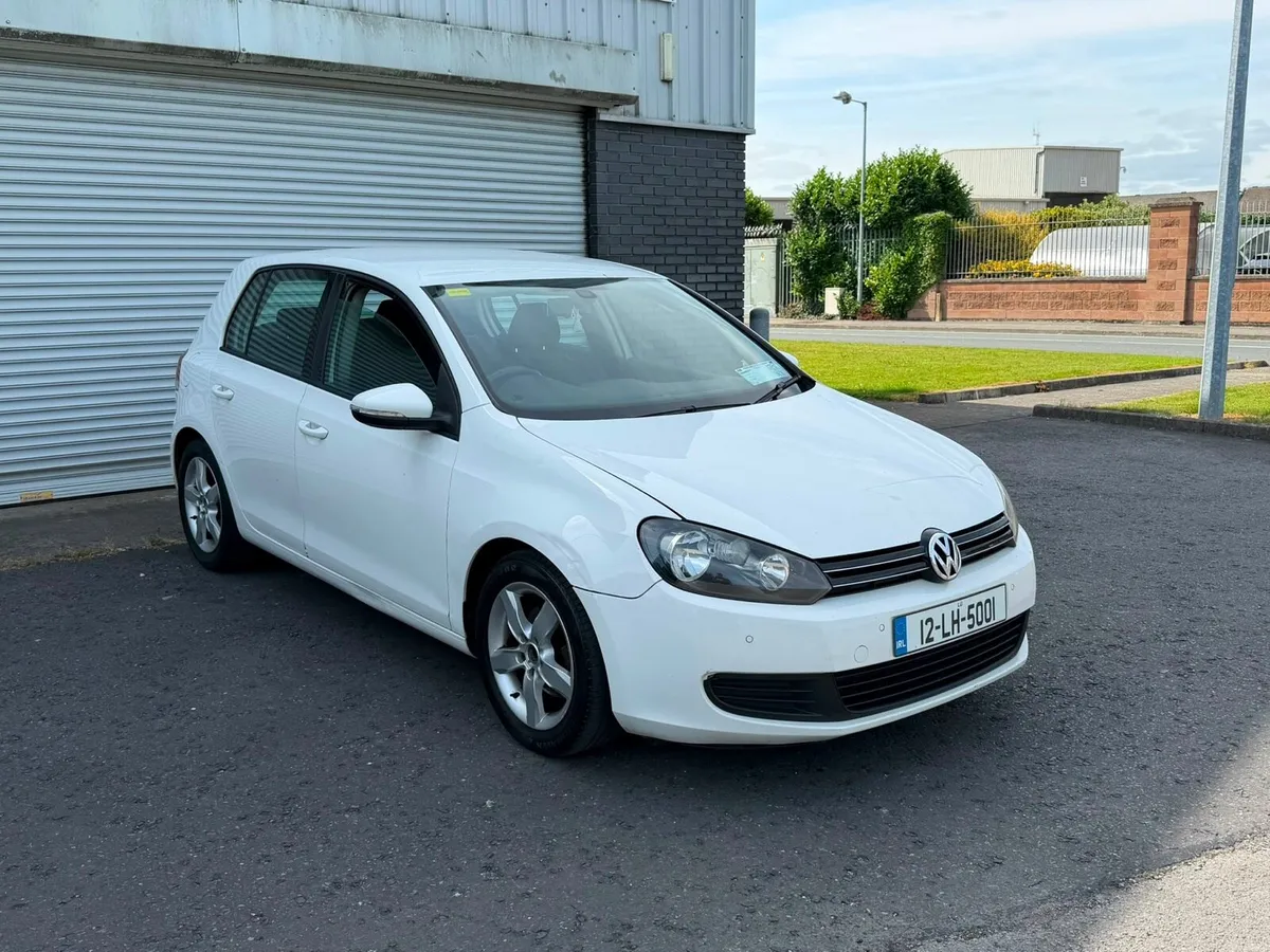2012 Volkswagen Golf 1.6TDI Automatic - Image 3