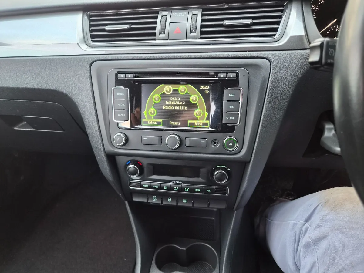 2015 Skoda Rapid 1.6tdi 105bhp - Image 4