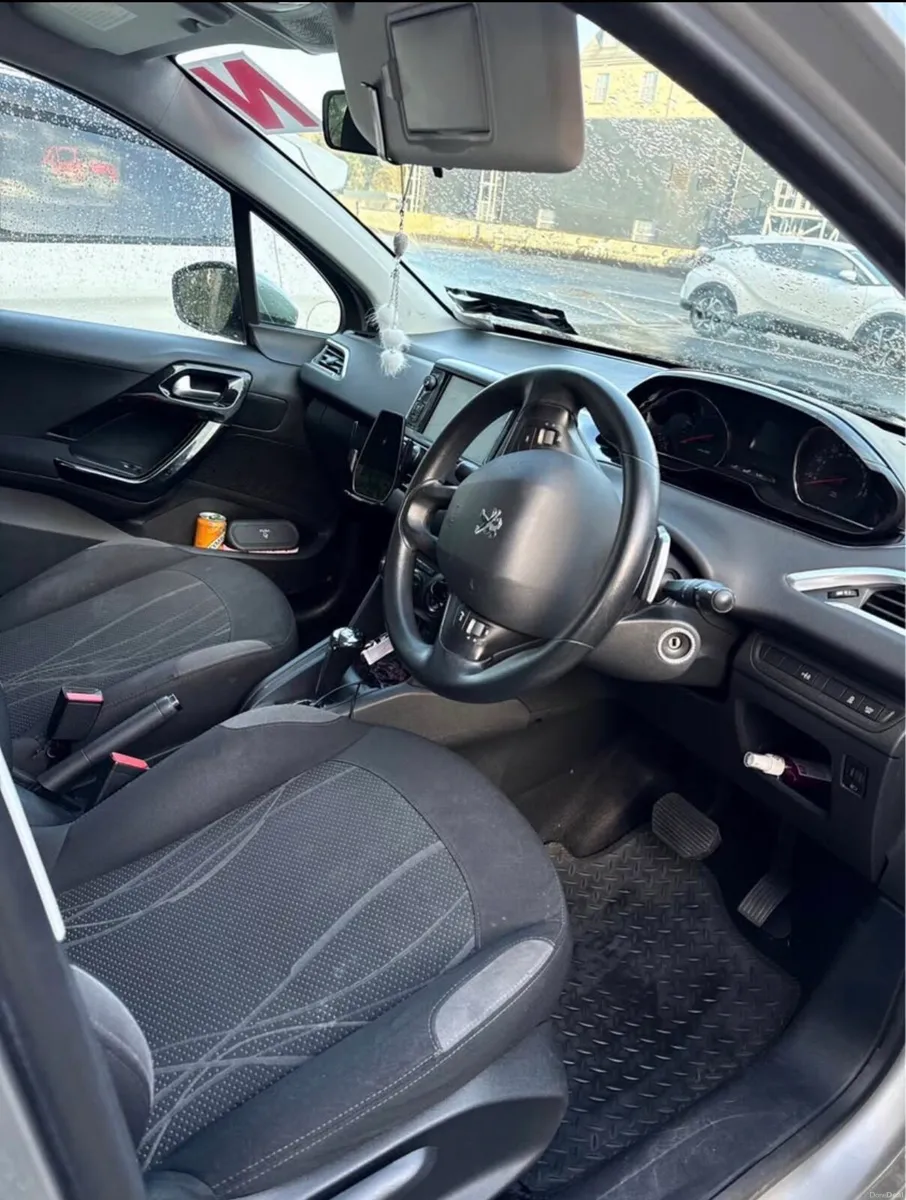Peugeot 208(2014) - Image 6