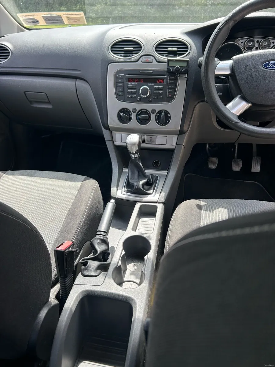 Ford Focus 1.6 2010 - Image 5