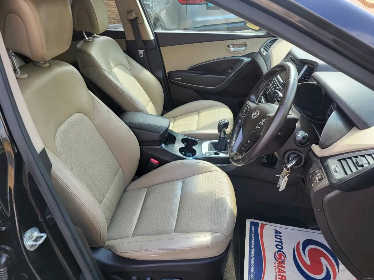 Hyundai Santa fe 4WD Executive 7 Seat - Image 5
