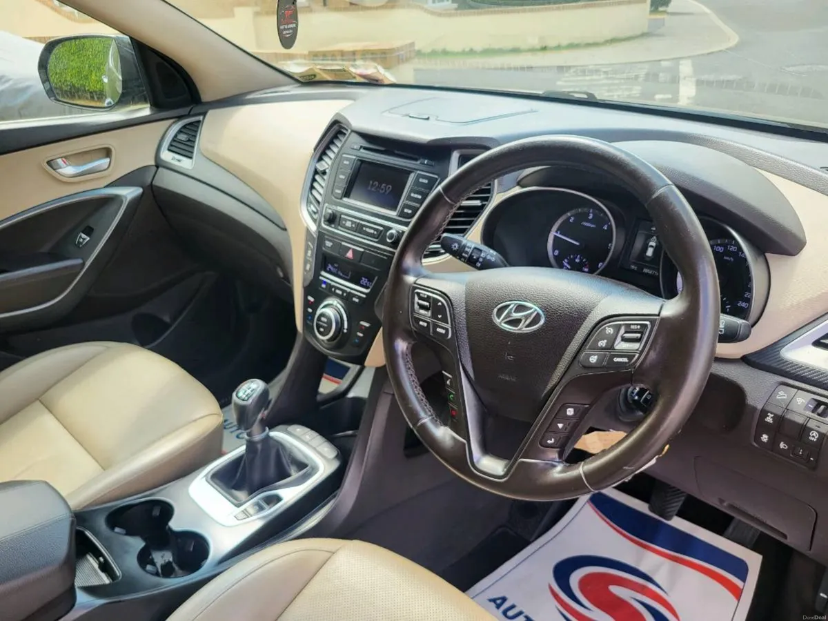 Hyundai Santa fe 4WD Executive 7 Seat - Image 6