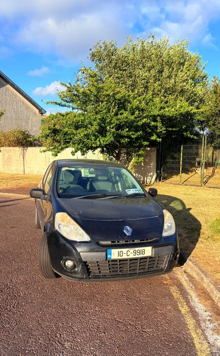 Renault Clio 2010 - Image 1