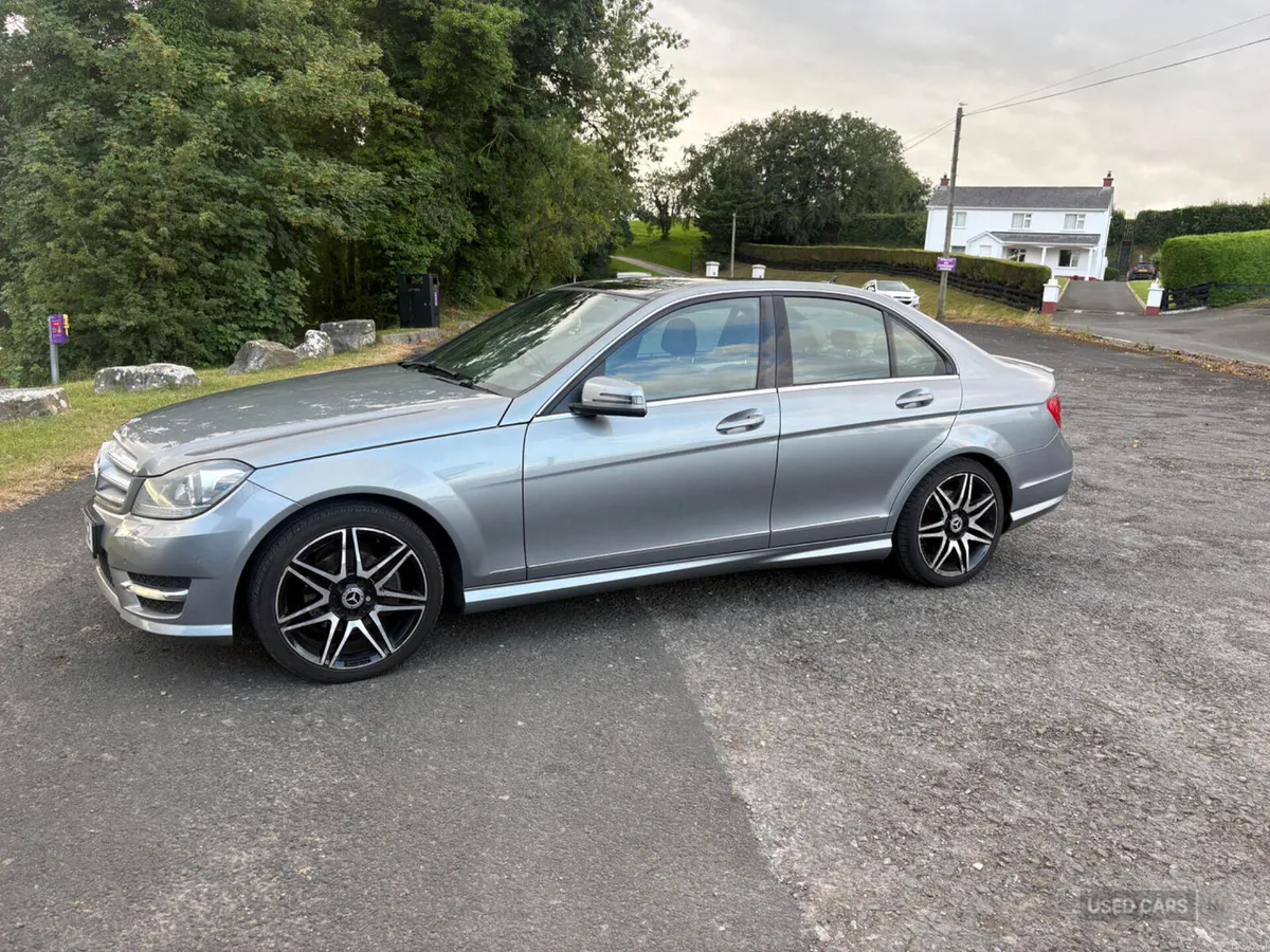 Mercedes-Benz C-Class DIESEL SALOON - Image 4