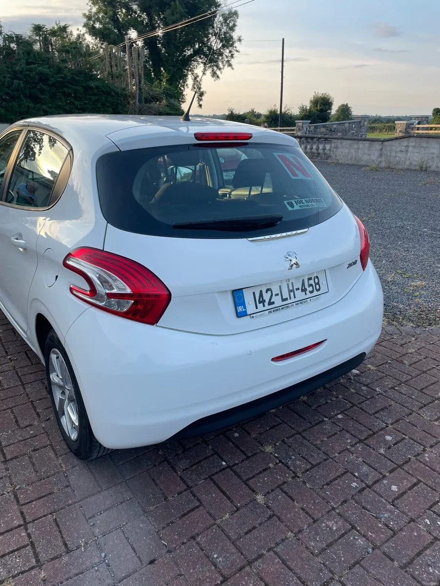 Peugeot 208 - Image 4