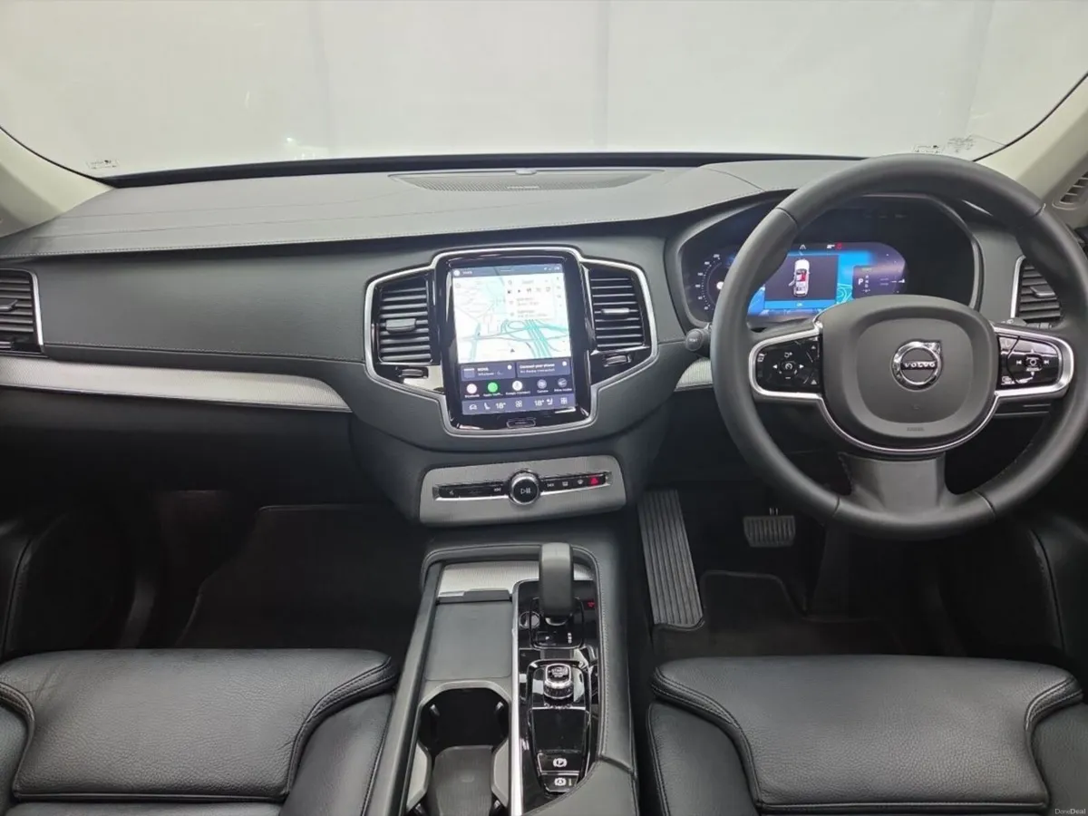 Volvo XC90 T8 Ultimate Recharge *Sun Roof* - Image 3
