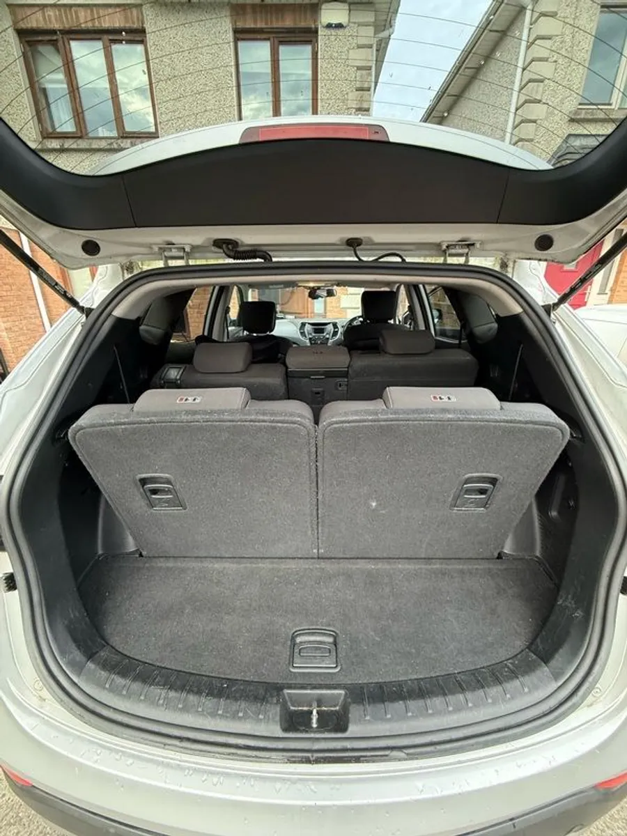 2014 Hyundai Santa Fe - Image 6