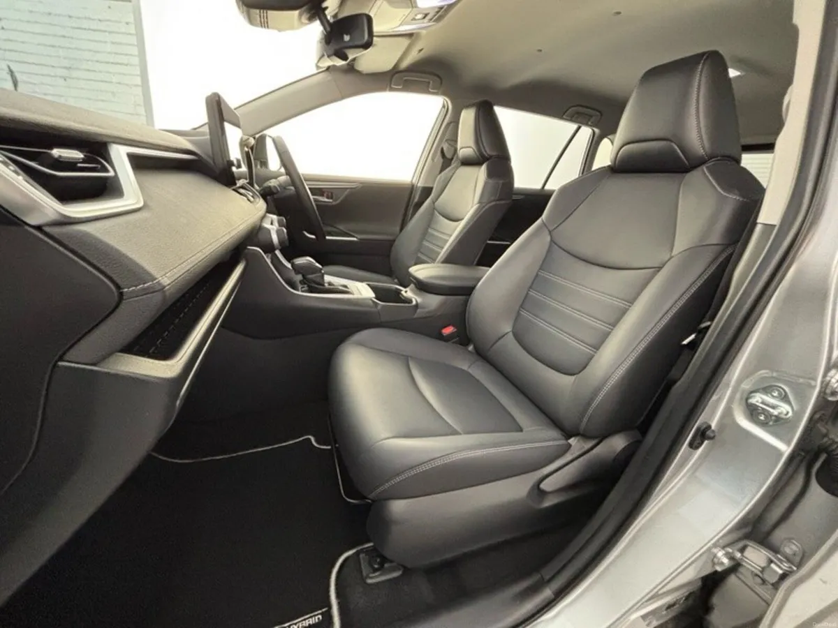 Toyota RAV4 HYBRID SOL - Image 6