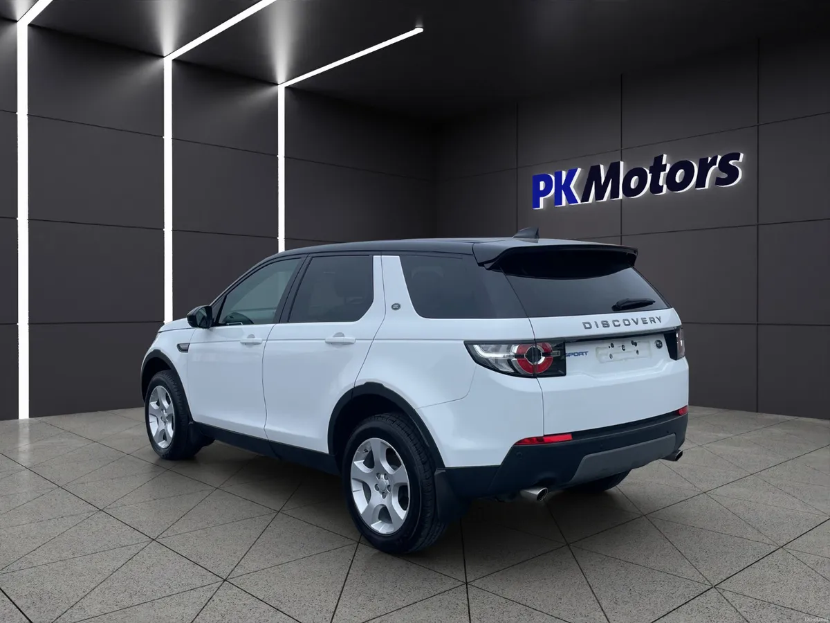 Land Rover Discovery Sport 2018 - Image 4