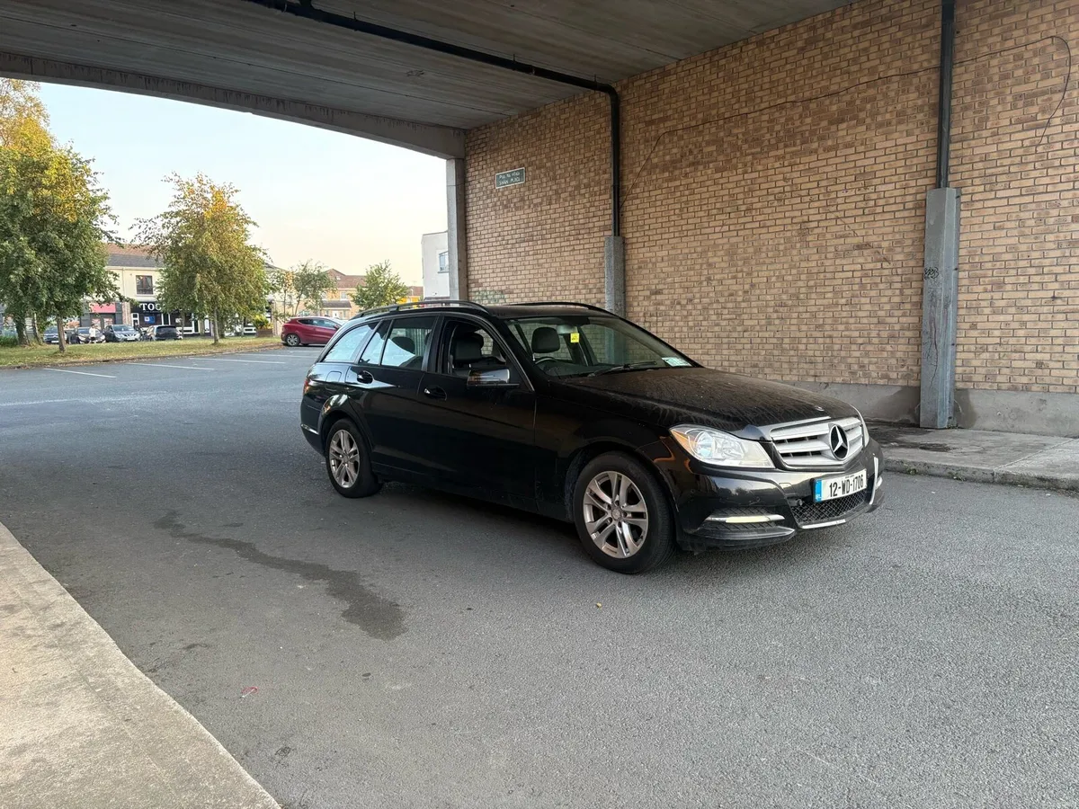 Mercedes! Manual! Diesel 2600€! - Image 2