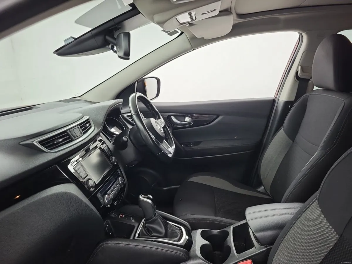 Nissan Qashqai 1.3 PET SE DCT + Plus Safety Shield - Image 4