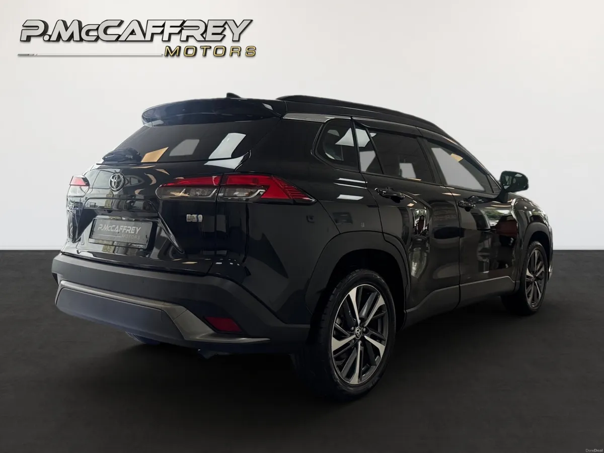 2023 Toyota Corolla Cross Z 1.8 Hybrid, High Spec - Image 3