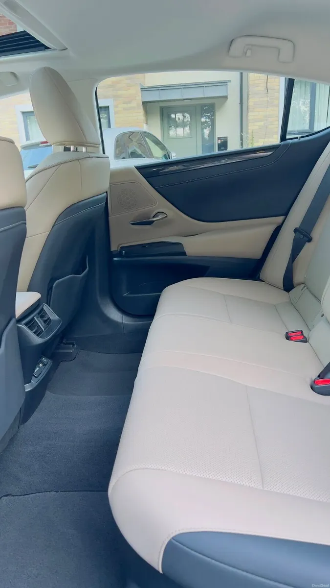 Lexus ES 2021 - Image 6