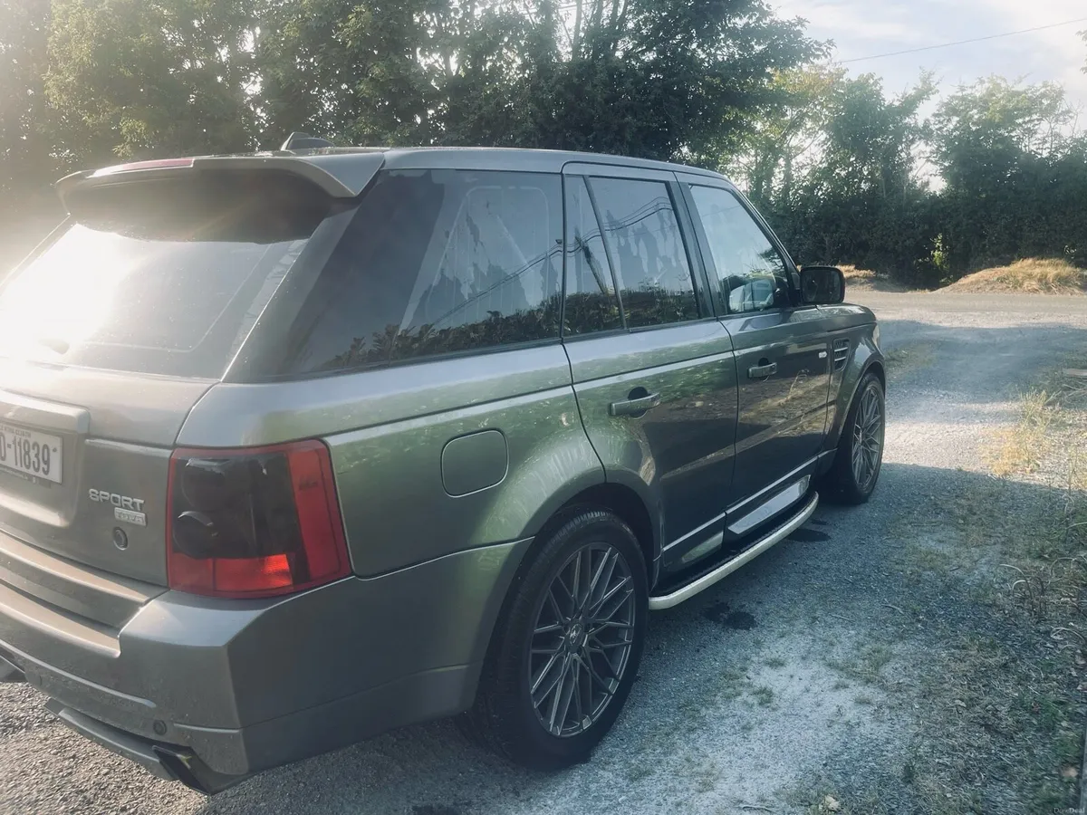 Range Rover 07 - Image 1