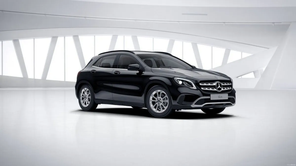 Mercedes-Benz GLA 180 Style Line - Image 1