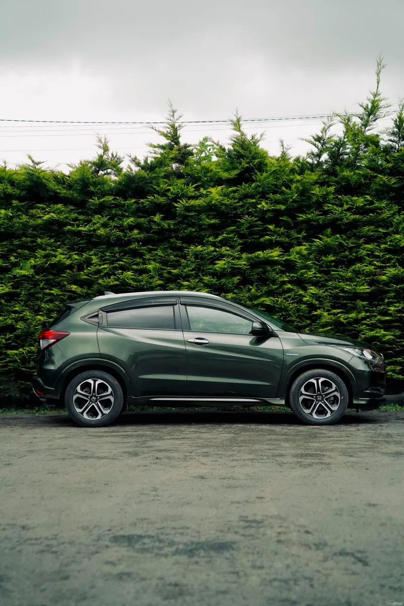 Honda Vezel 2016 with Android screen - Image 5