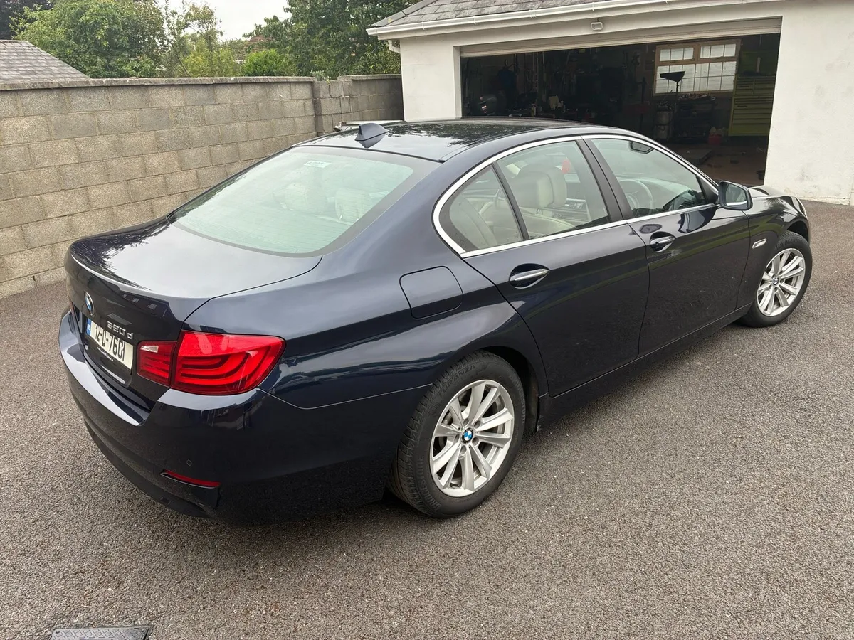 BMW 520 - Image 1